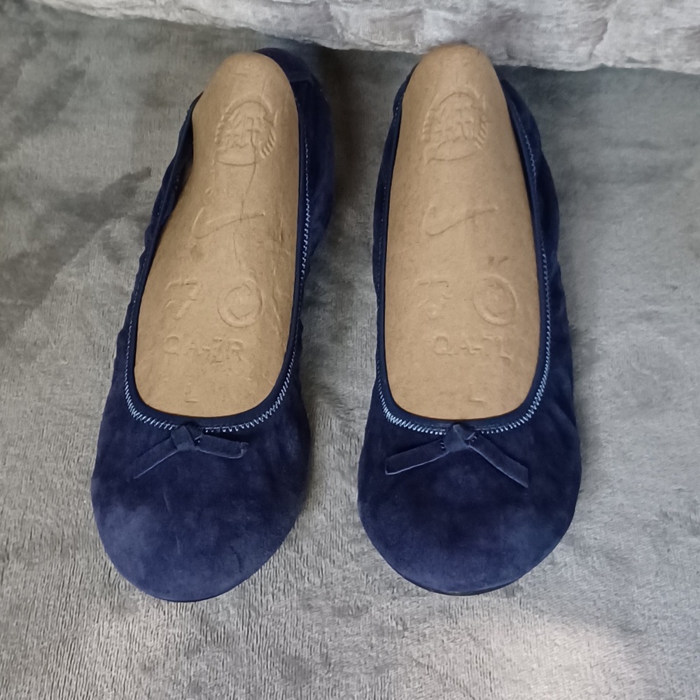 Women’s Hush Puppies Faux suede Navy Ballet w/ small wedge heel Sz 10 Na…